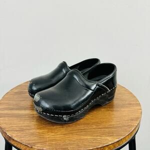 Sanita Black Patent Leather Slip On Clogs Women’s Size 8.5